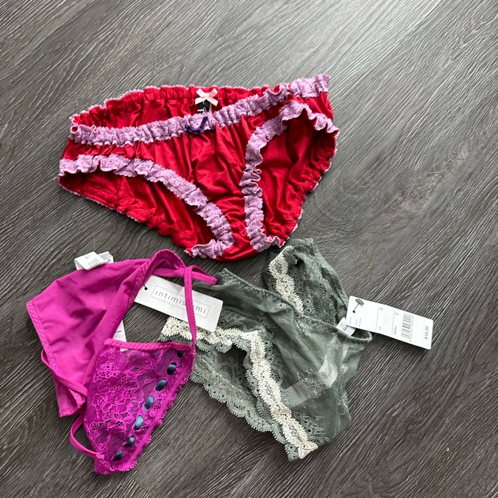 Victoria secret intimissimi panties bundle size small